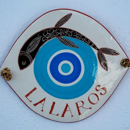 Lalaros Apartament *