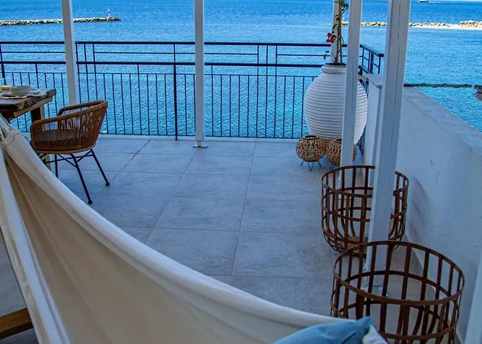 Lalaros Διαμέρισμα Γλώσσα